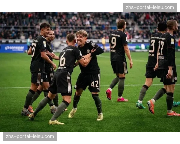 战术复盘:弗赖堡如何利用定位球战术连续攻克拜仁球门 战术复盘:弗赖堡如何利用定位球战术连续攻克拜仁球门